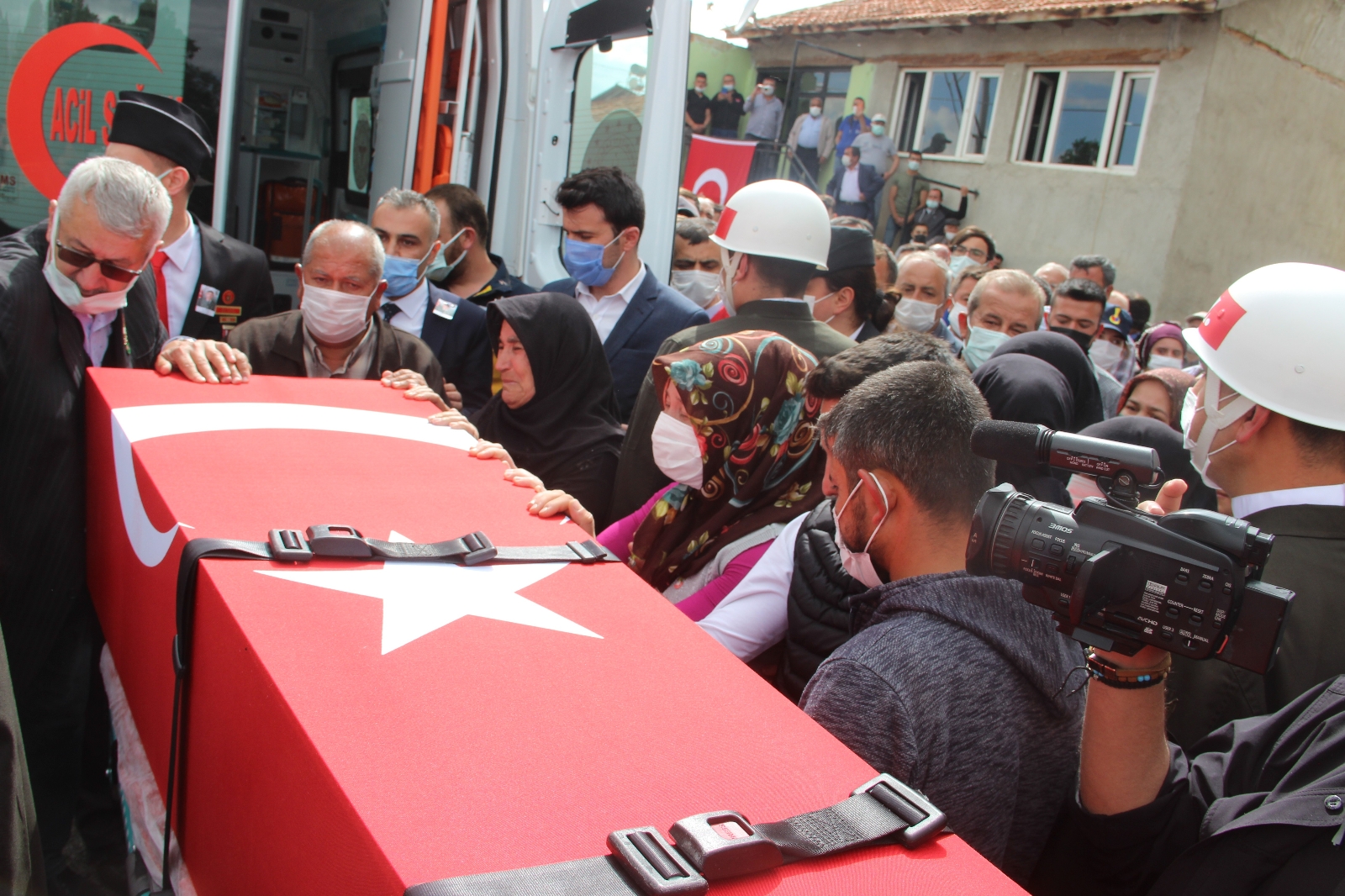 Afyonkarahisar şehidini uğurluyor