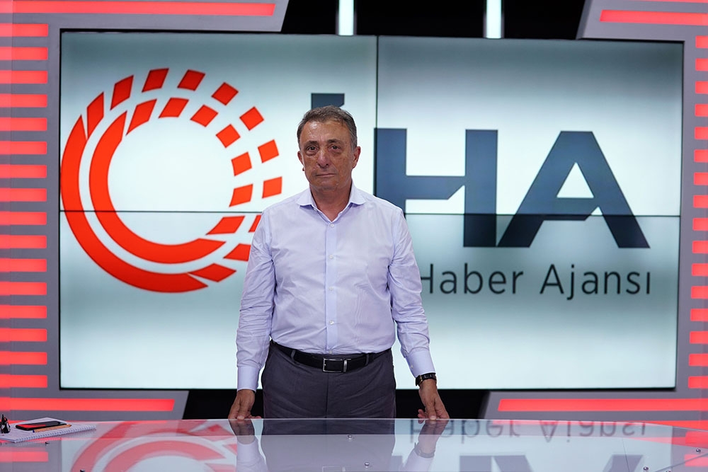 Ahmet Nur Çebi: “Arkamdan toplantı yapmayın, aday olun!”