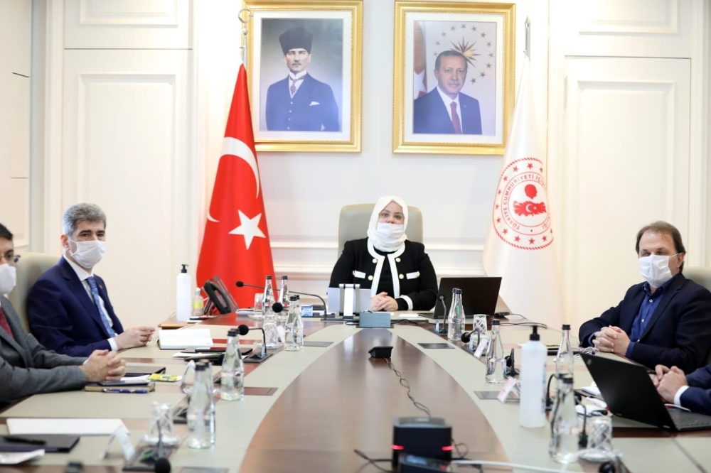 Aile Çalışma ve Sosyal Hizmetler Bakanı Selçuk 81 il valisiyle görüştü