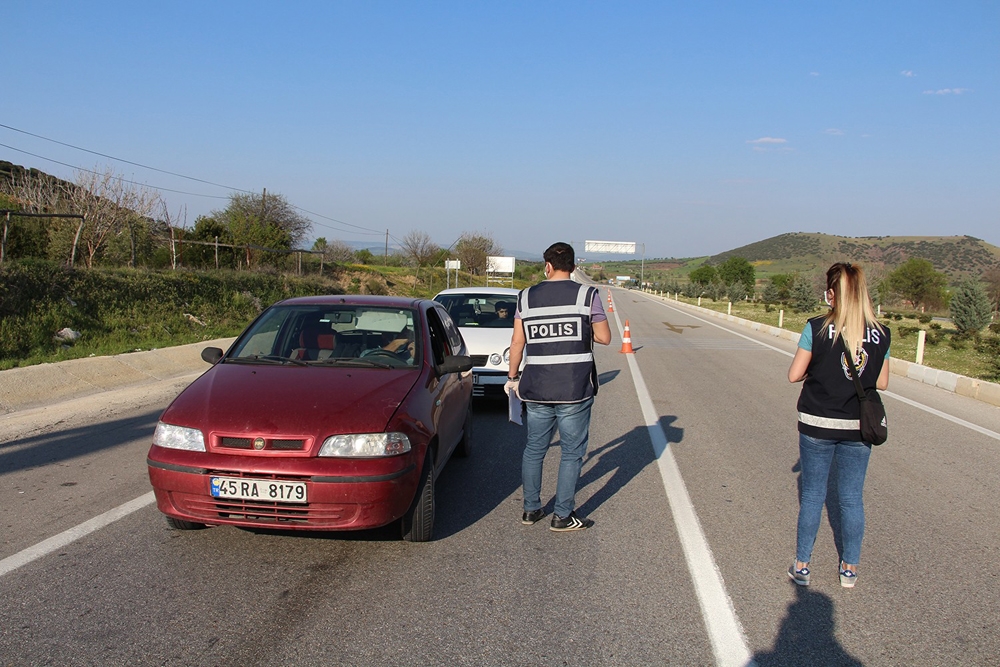 Ailesine kızan 86 yaşındaki kadın Uşak’tan Manisa’ya yürüdü