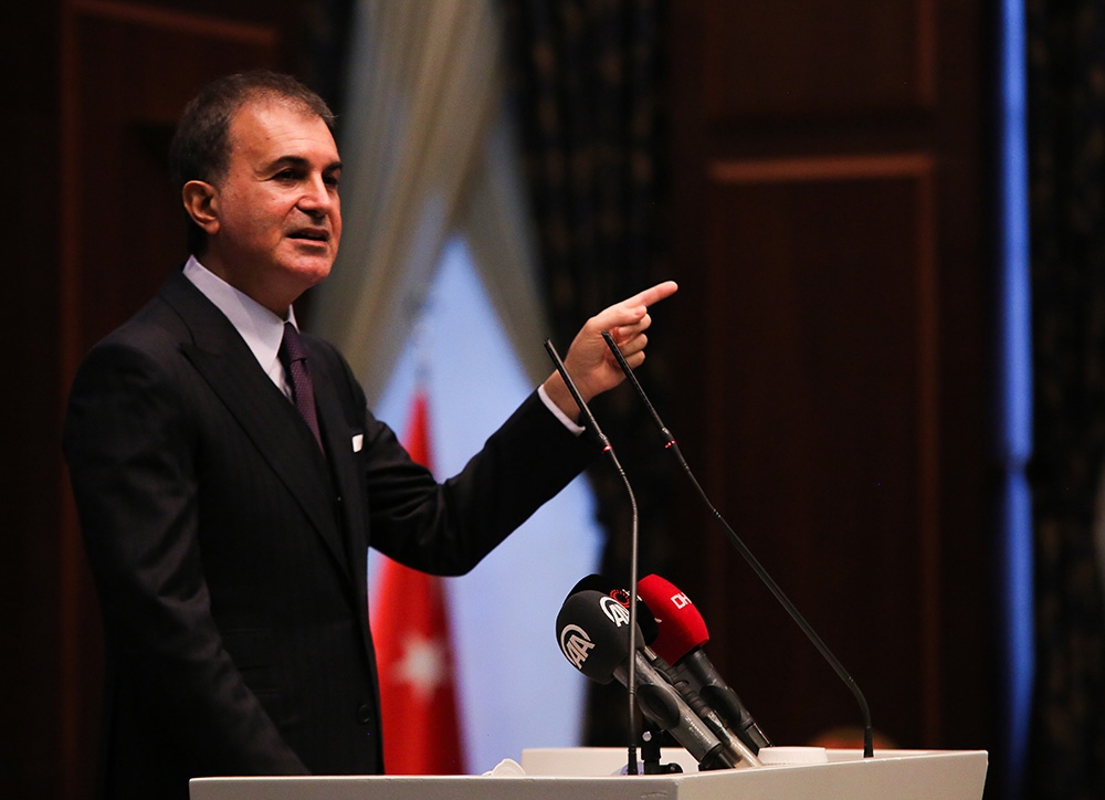 AK Parti Sözcüsü Çelik: “Bir insanın siyasi kimliği olması suç değildir”