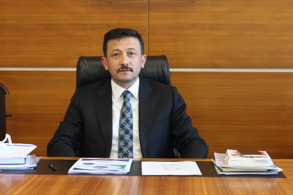 AK Parti’de Hamza Dağ görevini Mustafa Şen’e devretti