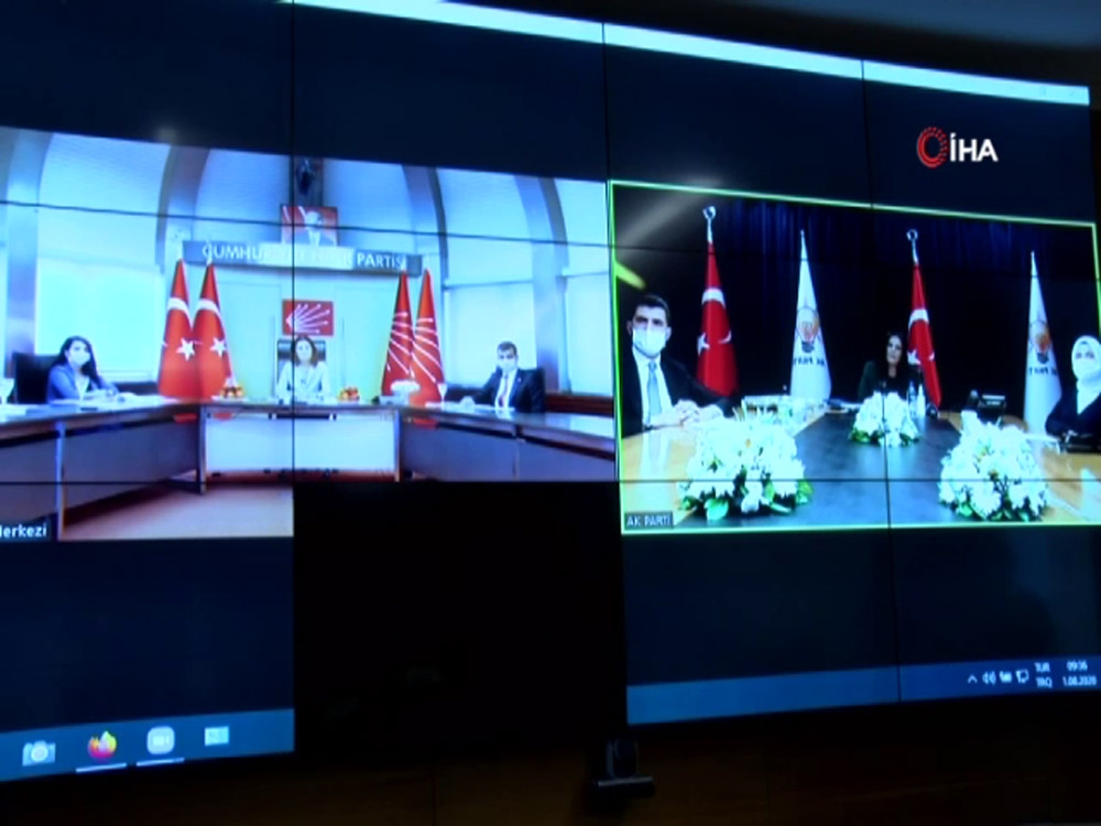 AK Parti’de partilerle bayramlaşma video konferans yöntemiyle yapıldı