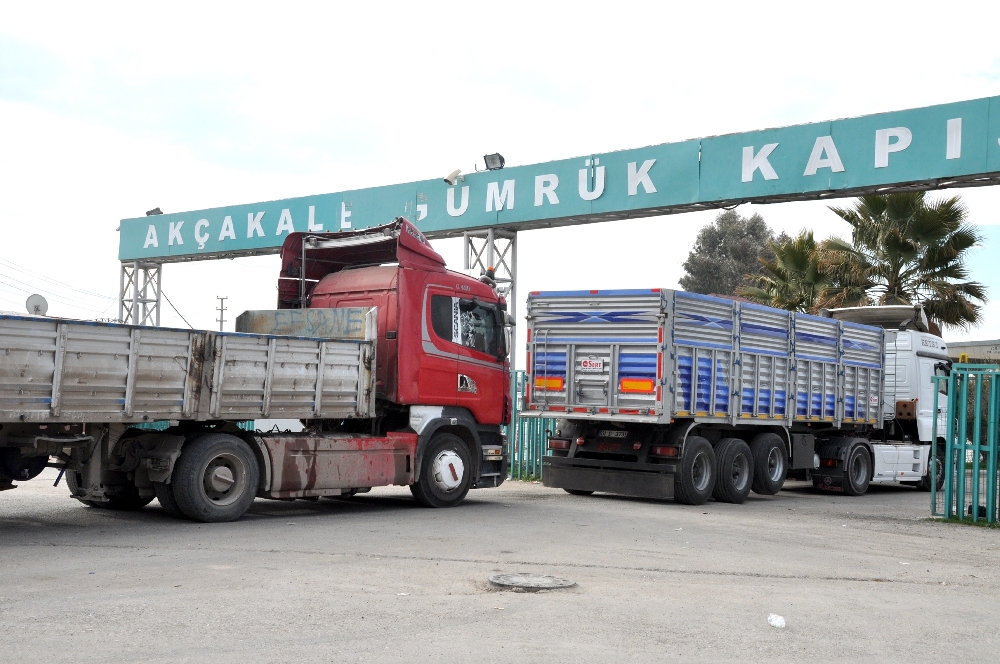 Akçakale Gümrük Kapısı tam kapasiteyle çalışıyor