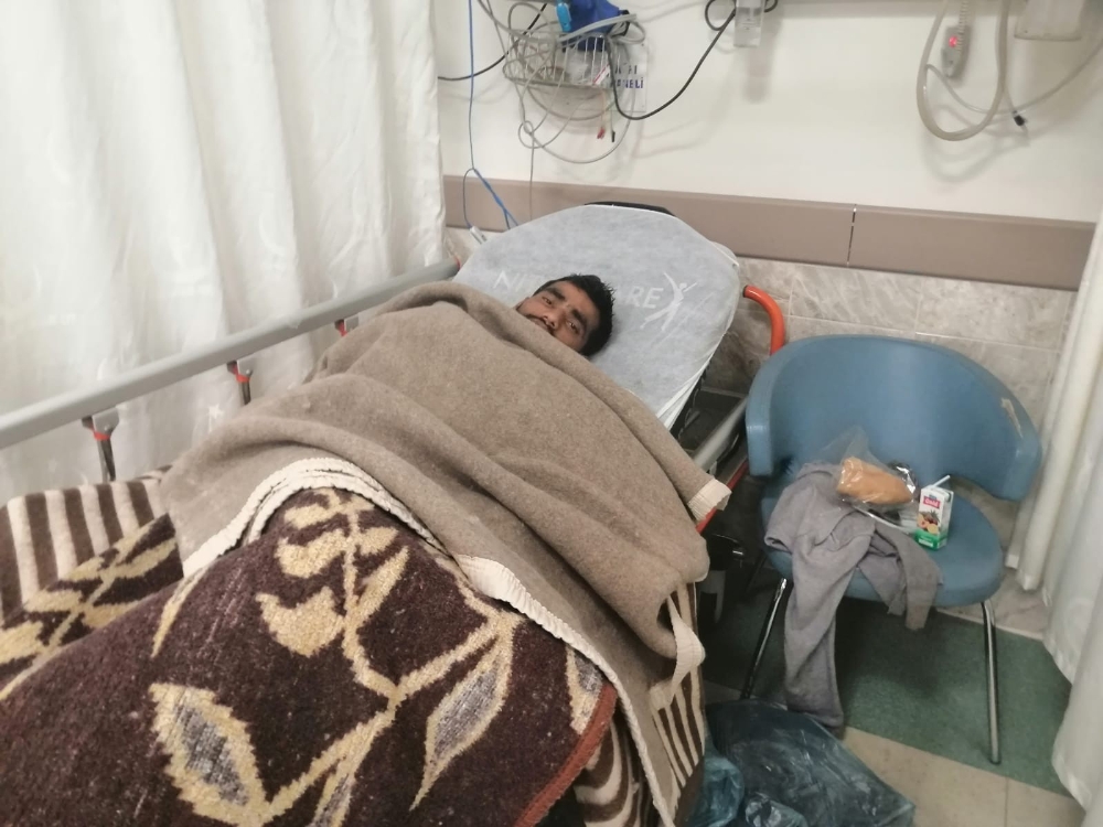 Alabora Olan Tekneden Yaralı Kurtarılanlar Tedavi Altına Alındı