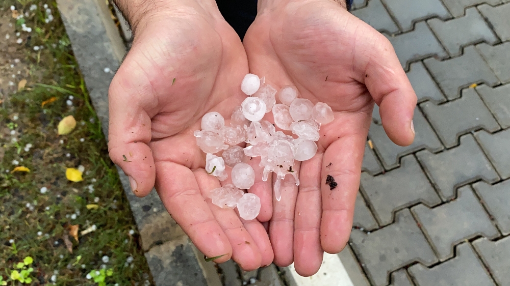 Alanya’da fındık büyüklüğünde dolu yağdı