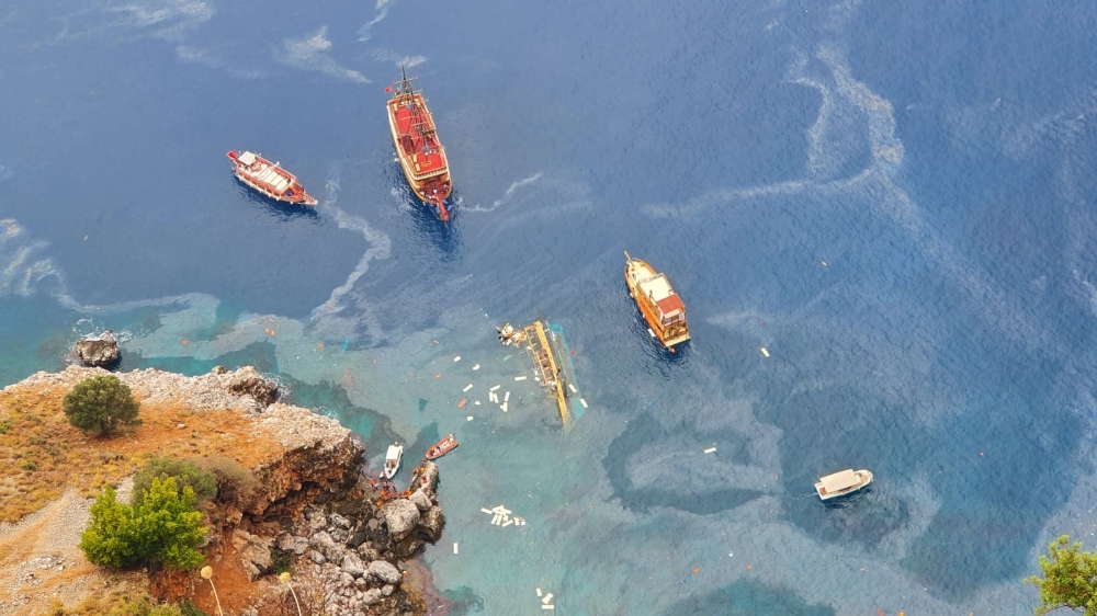 Alanya’da tur teknesi alabora oldu