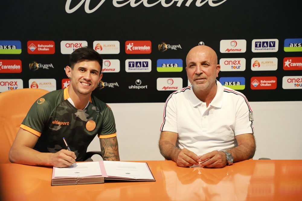Alanyaspor, Adam Bareiro’yu renklerine bağladı