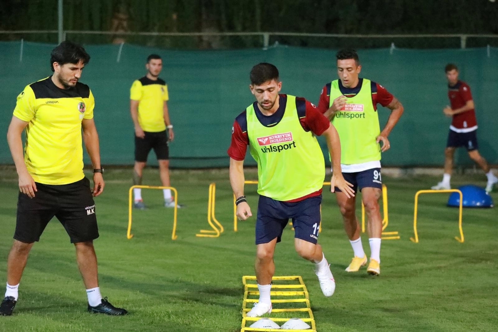 Alanyaspor, zirve yarışındaki rakibi Hatayspor’u ağırlayacak