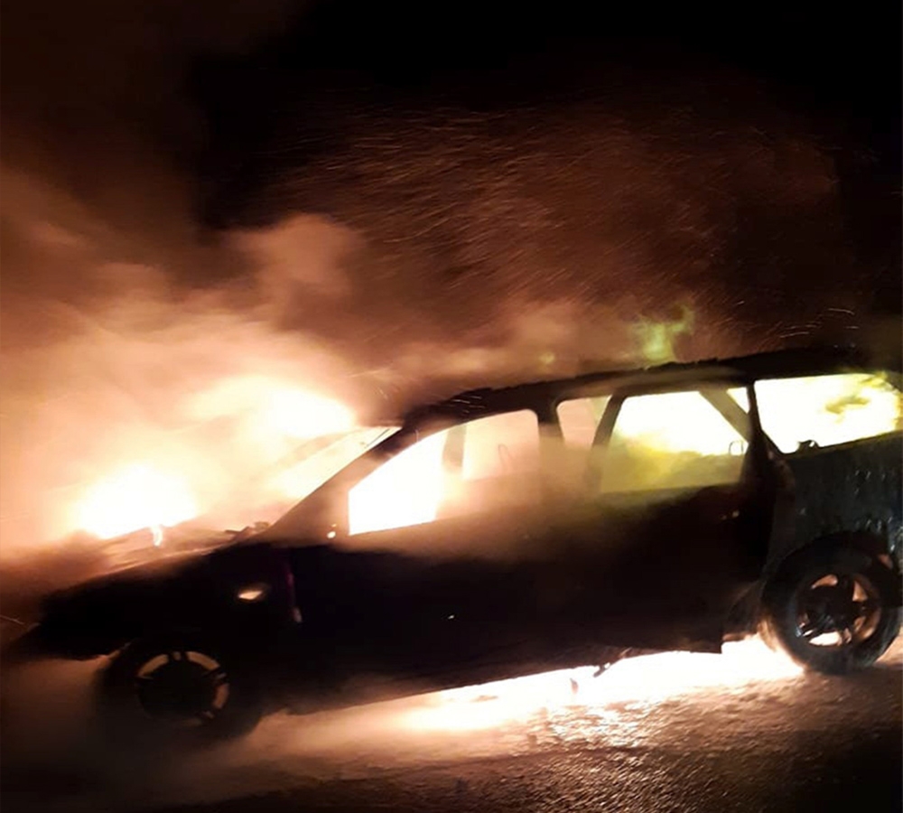 Alev Alan Araç Tamamen Yandı