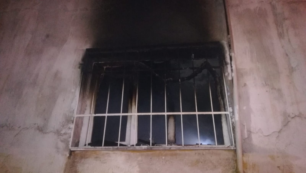 Alevlerin Arasına Dalan İtfaiye Eri Genç Kadını Kurtardı