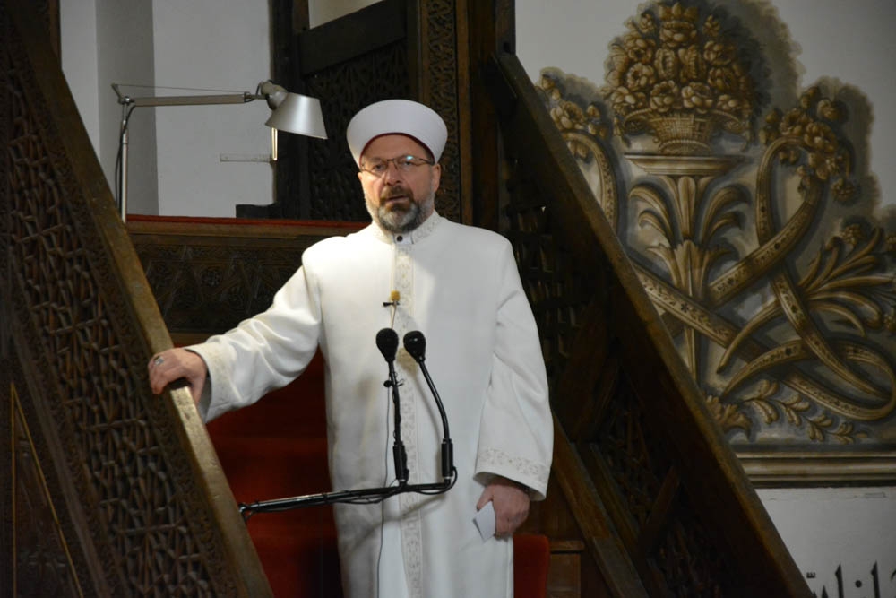 Ali Erbaş: “Deprem bize dünya ve ahiret için uyarıda bulunuyor