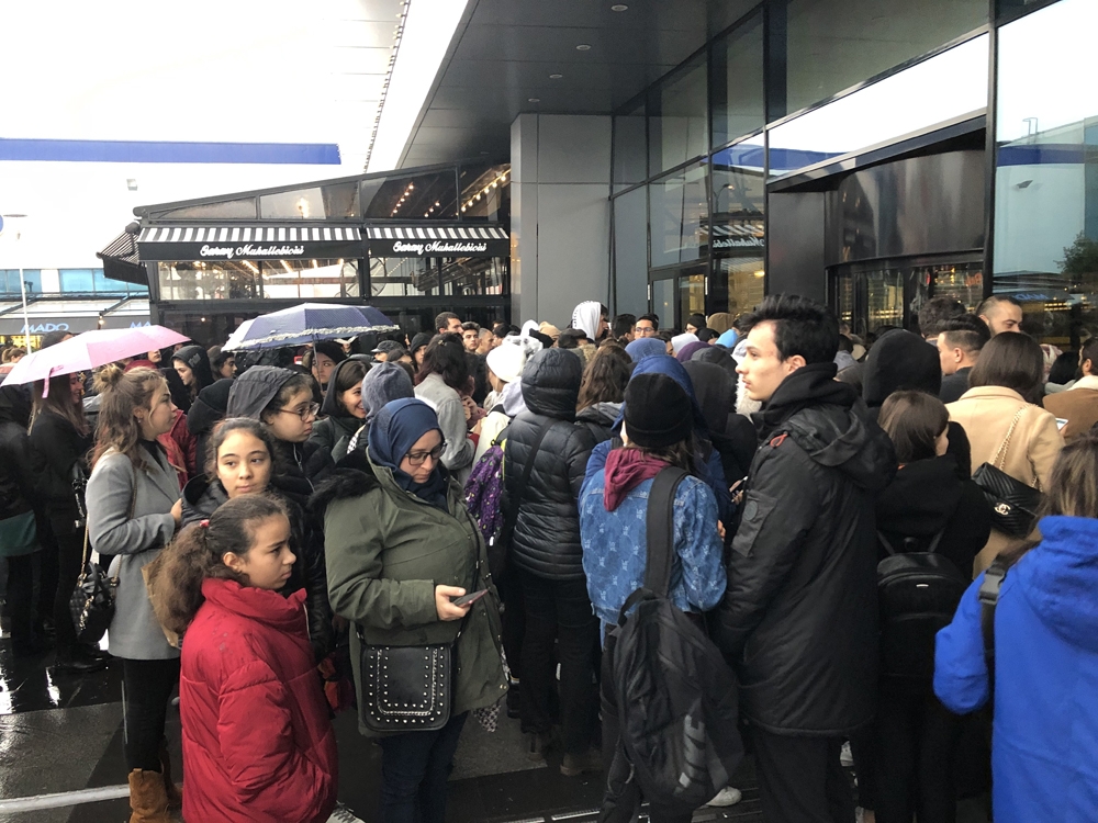 Alışveriş Çılgınlığı Yağmur Dinlemedi