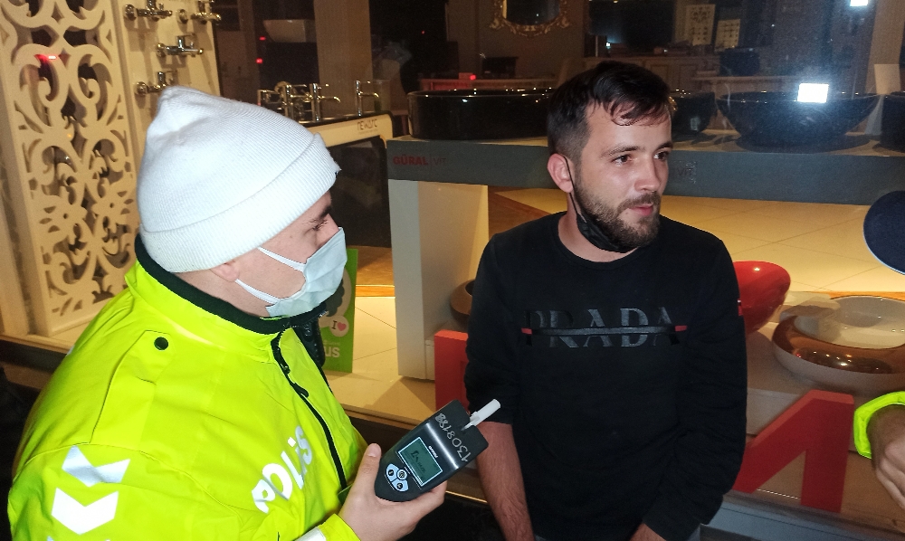Alkollü sürücü kısıtlamada kontrolden kaçtı kıskıvrak yakalandı