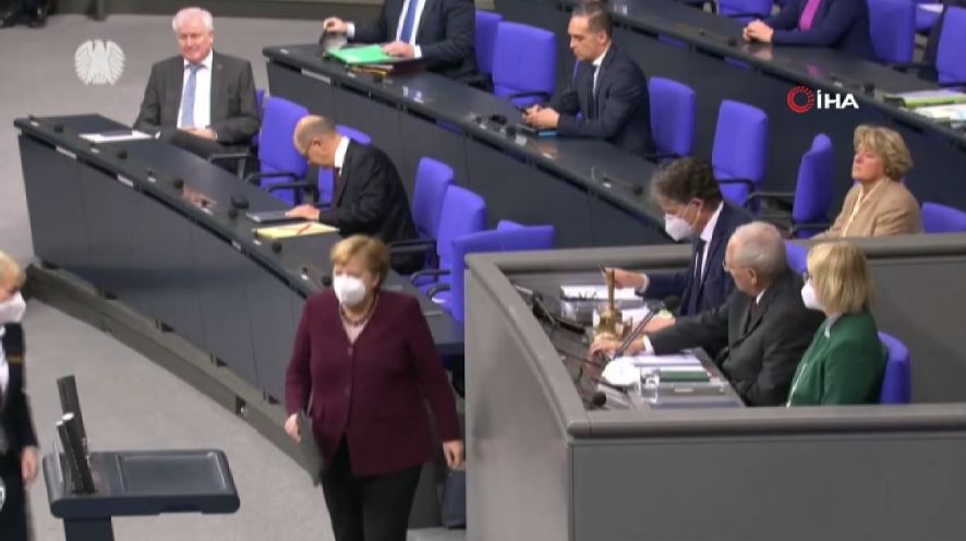 Alman halkının Merkel’e güveni kalmadı
