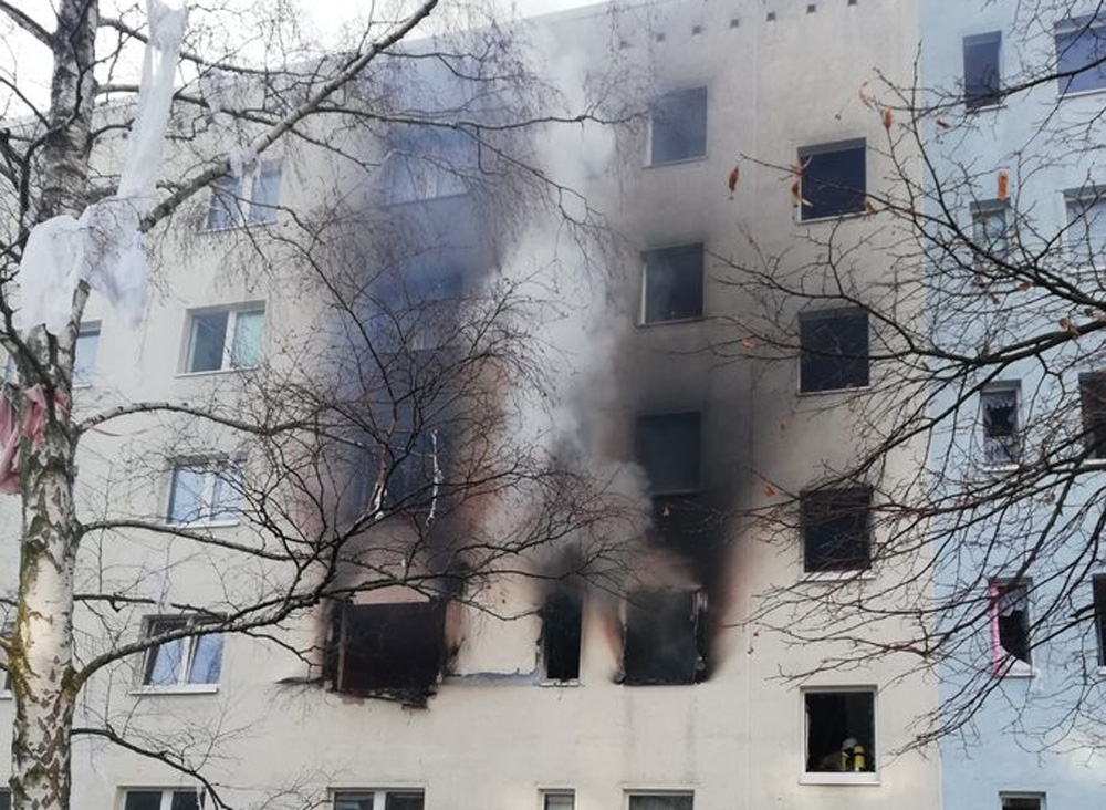 Almanyada Apartman Dairesinde Patlama: 25 Yaralı