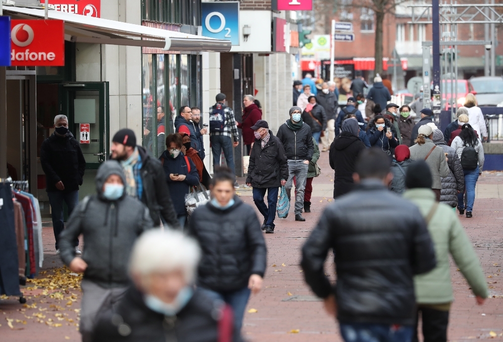 Almanya’da korona tedbirlerinin 10 Ocak’a kadar uzatılması kararlaştırıldı