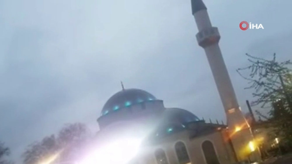 Almanya’da korona virüs nedeniyle ezan sesi yükseldi