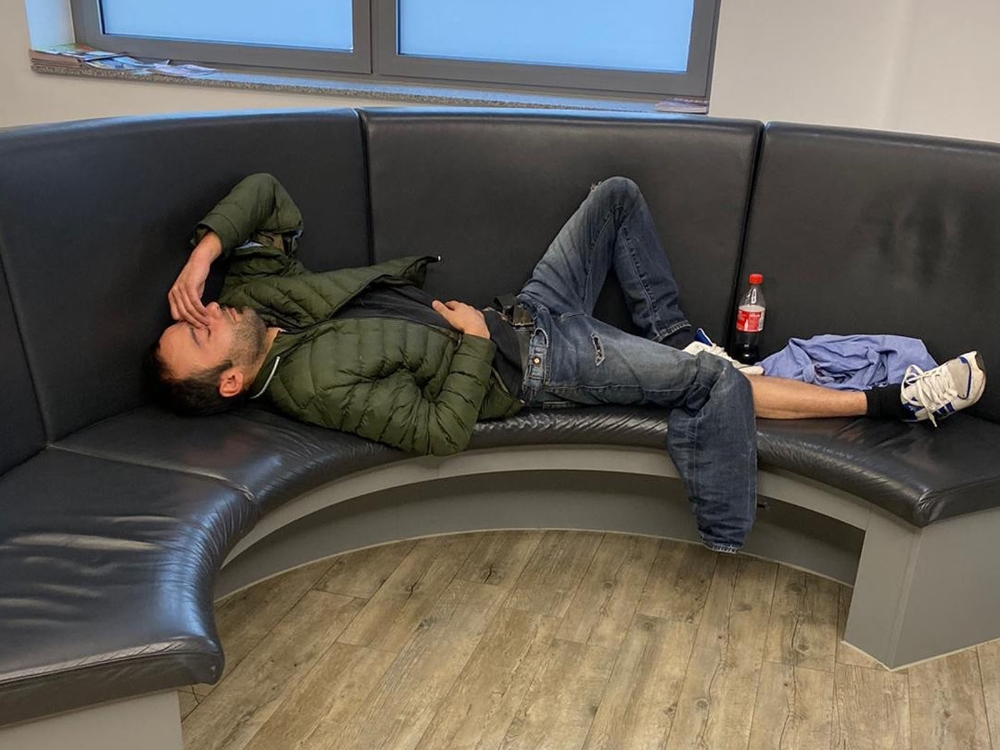 Almanyada Polisler Bir Türkü Darp Etti