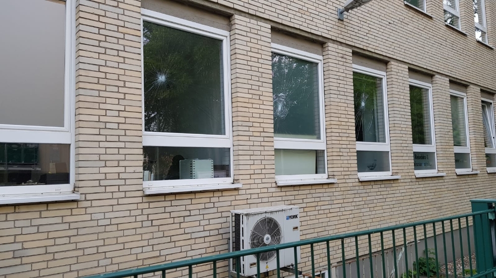Almanya’da yine taşlı saldırı