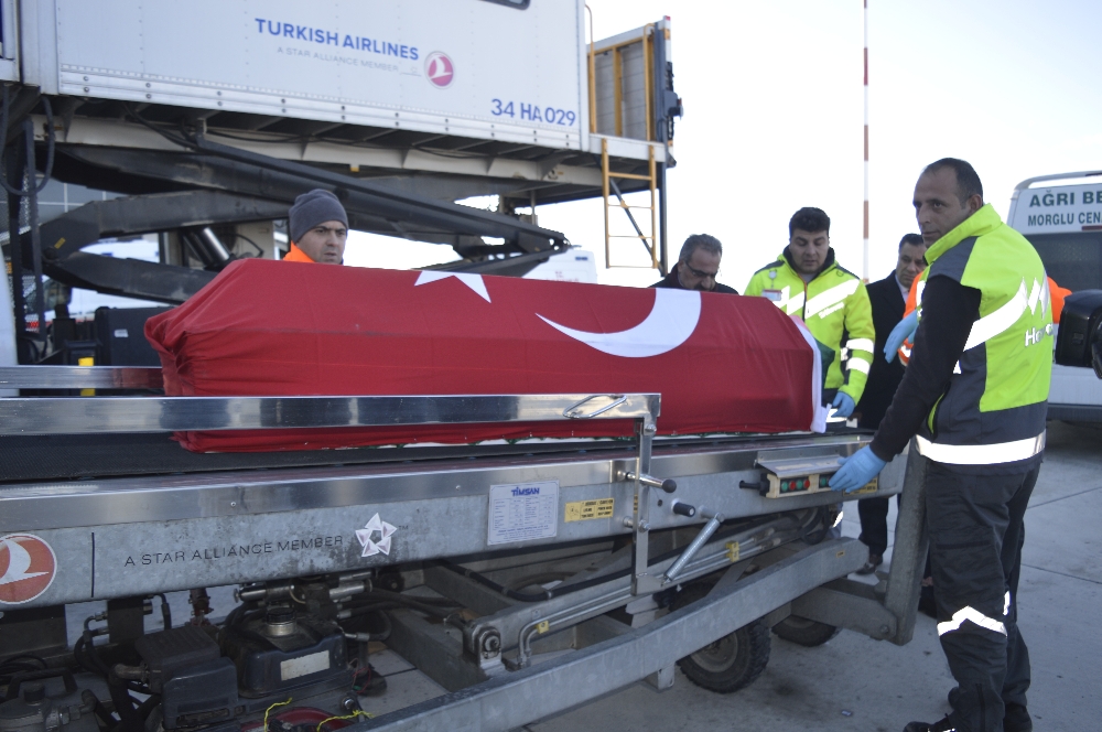 Almanya’daki ırkçı saldırıda hayatını kaybeden Gökhan Gültekin toprağa verildi