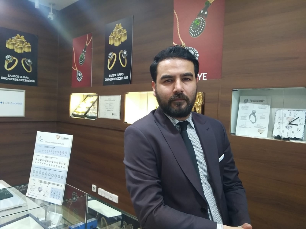 Altın fiyatları düştü vatandaşlar soluğu kuyumcularda aldı
