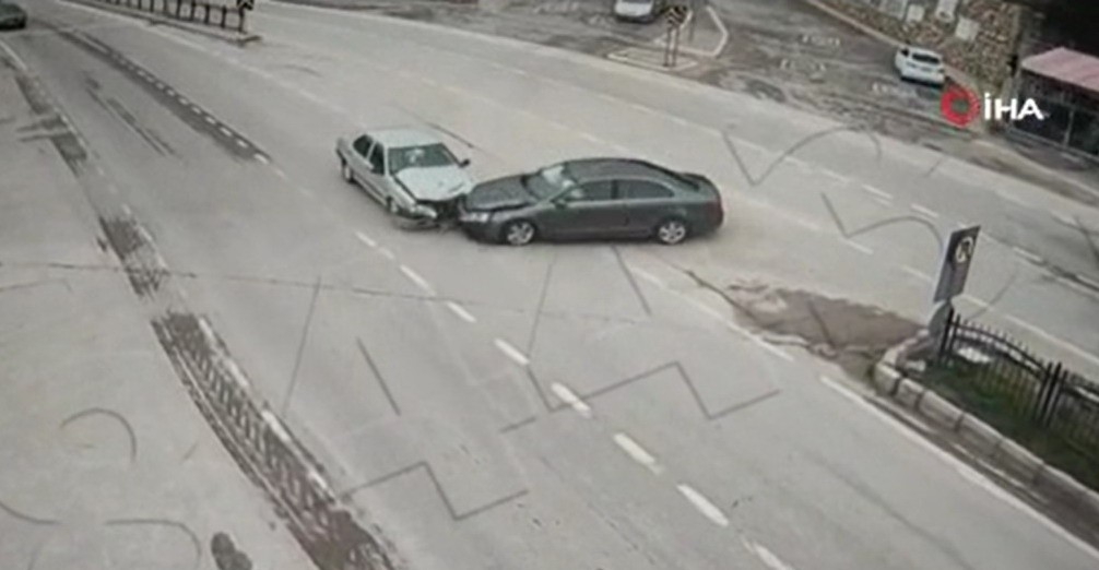 Amasya’da iki otomobil çarpıştı: 1 ölü