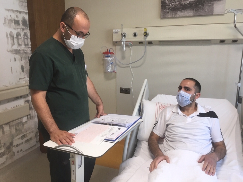 Ambulans uçakla Van’dan getirildi, şehir hastanesinde tedavi edildi