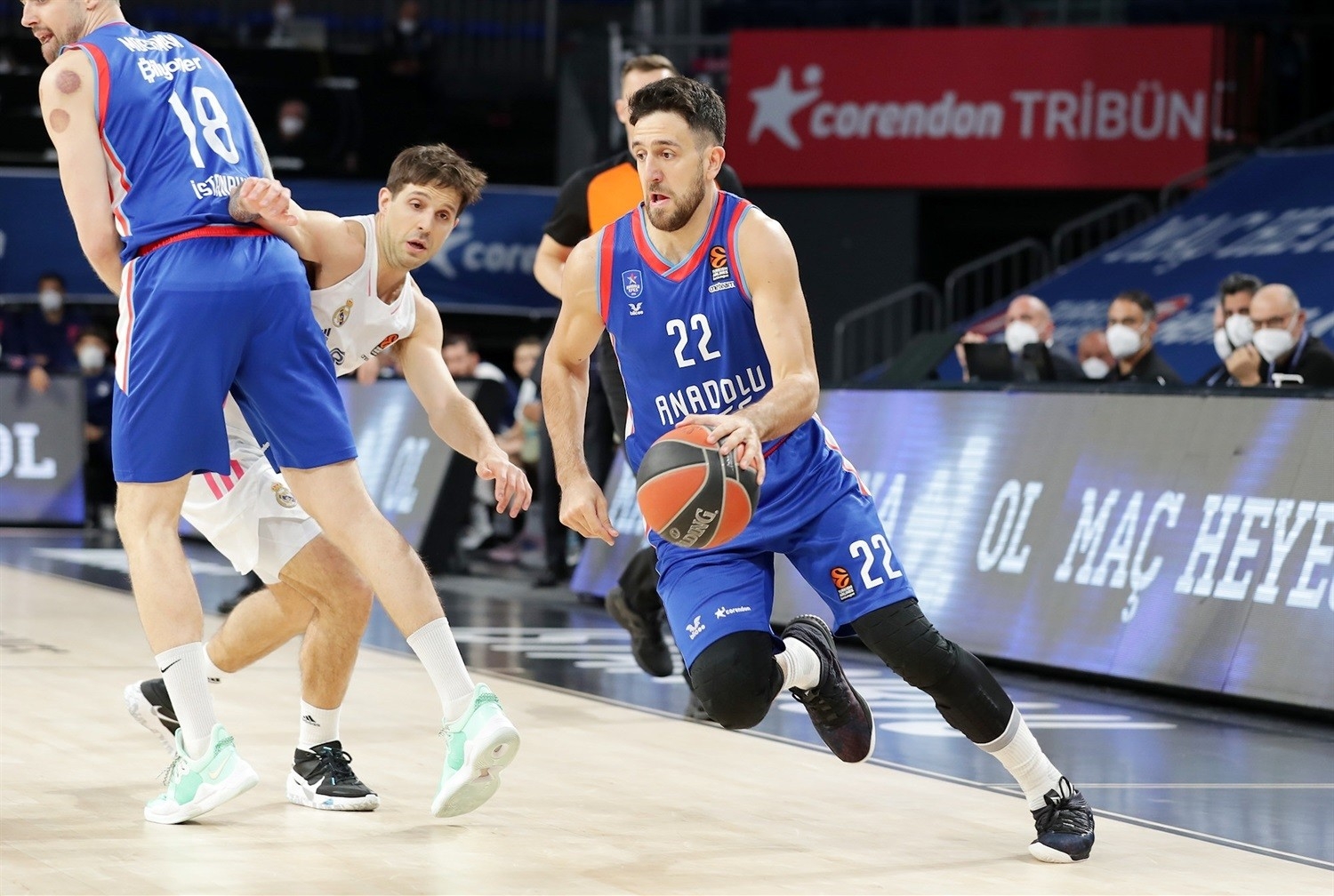 Anadolu Efes - Real Madrid maçında ikinci perde