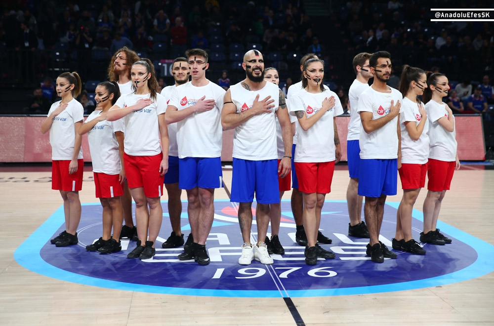 Anadolu Efesin Maçına  Kan Kanseri Mücadele Dansı Damga Vurdu