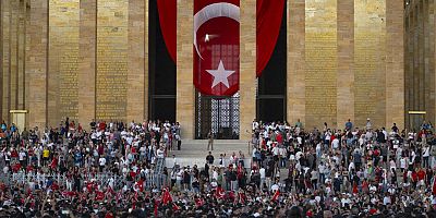 Anıtkabir 30 Ağustos'ta 630 bini aşkın ziyaretçiyi ağırladı
