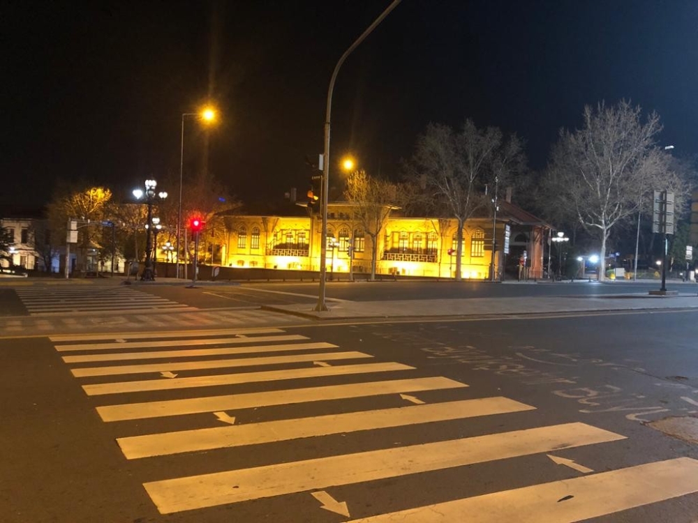 Ankara sokağa çıkma kısıtlamasıyla sessizliğe büründü