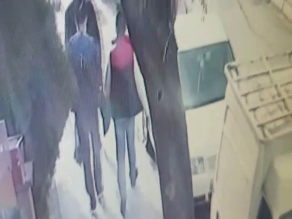 Ankara’da 2 kişinin yaralandığı bıçaklı kavga kamerada