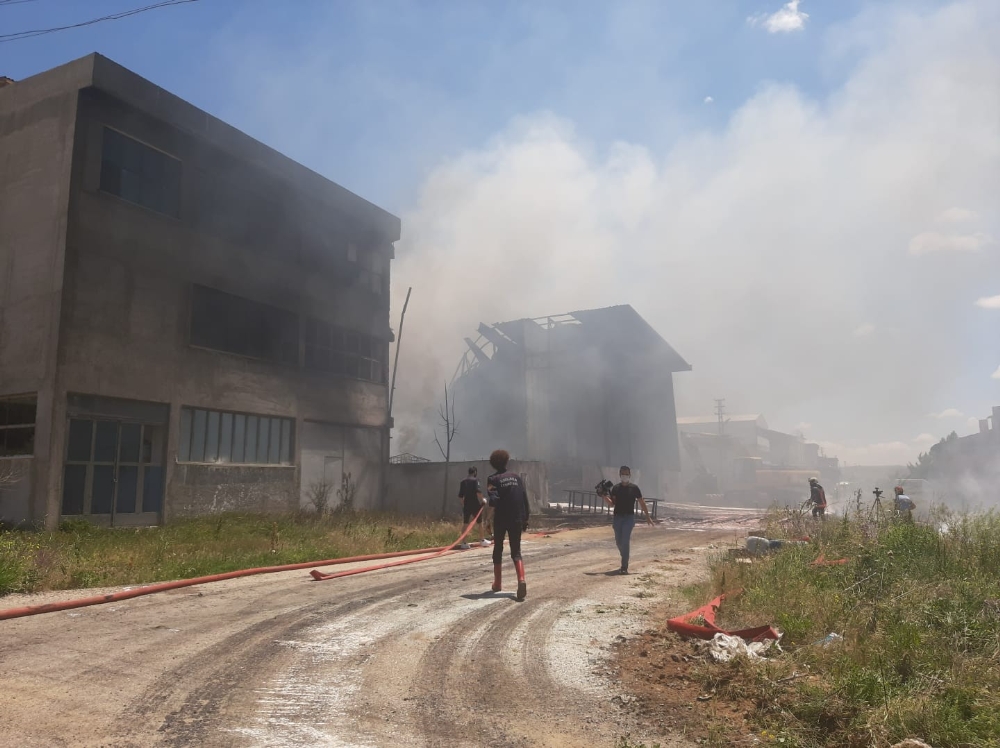 Ankara’da boya fabrikasında yangın