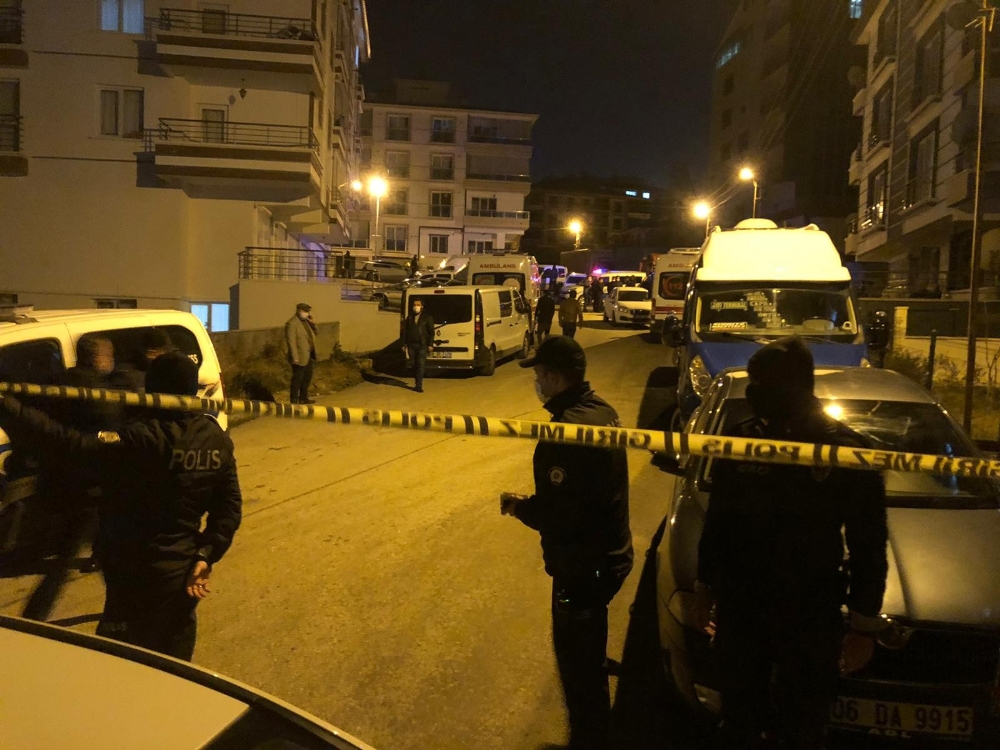 Ankara’da cinnet getiren baba, eşi ve 2 çocuğunu katletti