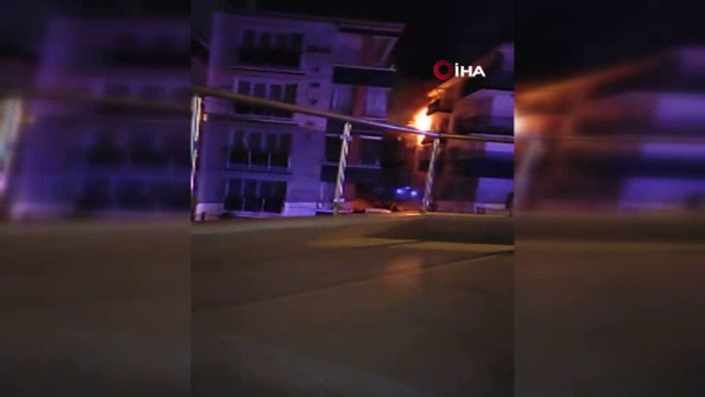 Ankara’da ev yangını korkuttu
