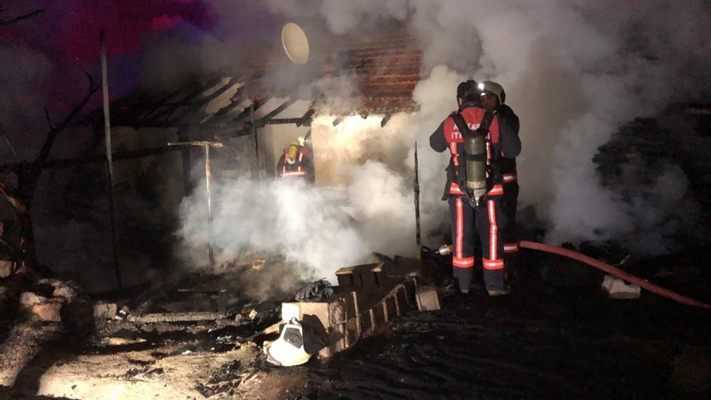Ankara’da gecekondu yandı: 6 kişi dumandan etkilendi