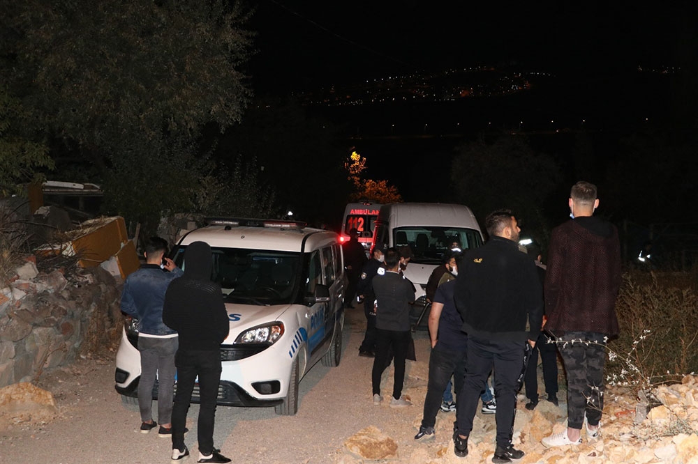 Ankara’da pencereden bakan kişi pompalı tüfekle öldürüldü