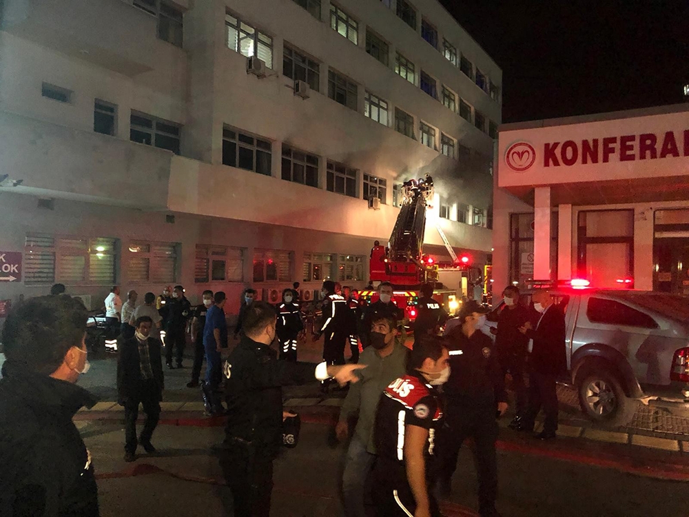 Ankara’da psikiyatri hastası yatağını tutuşturdu
