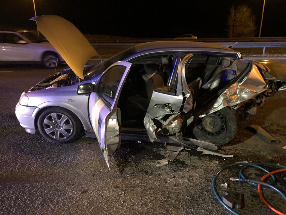 Ankara’da sıkışmalı trafik kazası: 1’i ağır 4 yaralı