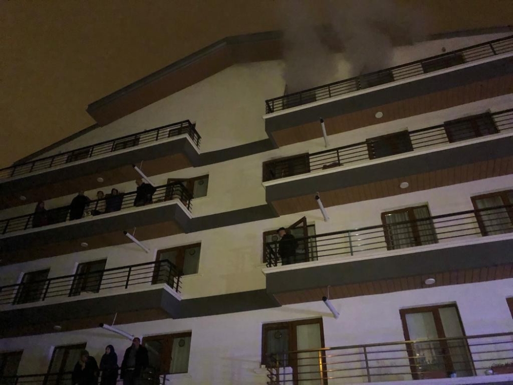 Ankarada Şizofren Kızın Çıkardığı Yangında Annesi Öldü