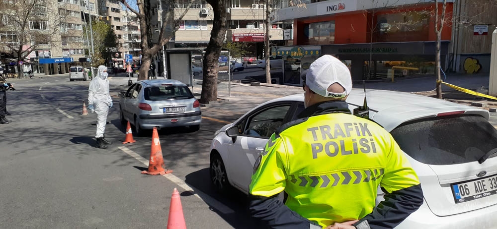 Ankara’da sokağa çıkma yasağı öncesinde sıkı denetim