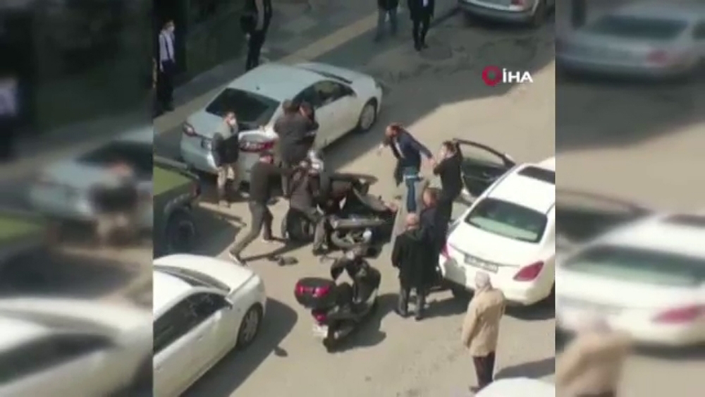 Ankara’da trafik kavgası: motor kaskıyla birbirine giriştiler