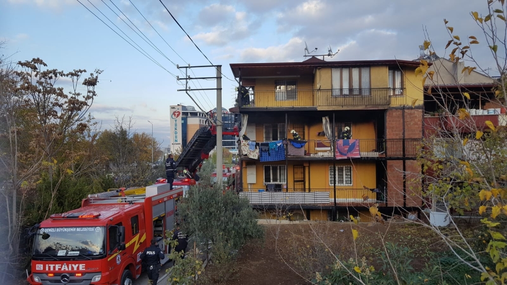 Anne Ve 4 Çocuk Yangından Son Anda Kurtarıldı