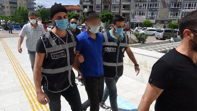 Anne ve babasını vahşice öldüren cinayet zanlısı tutuklandı