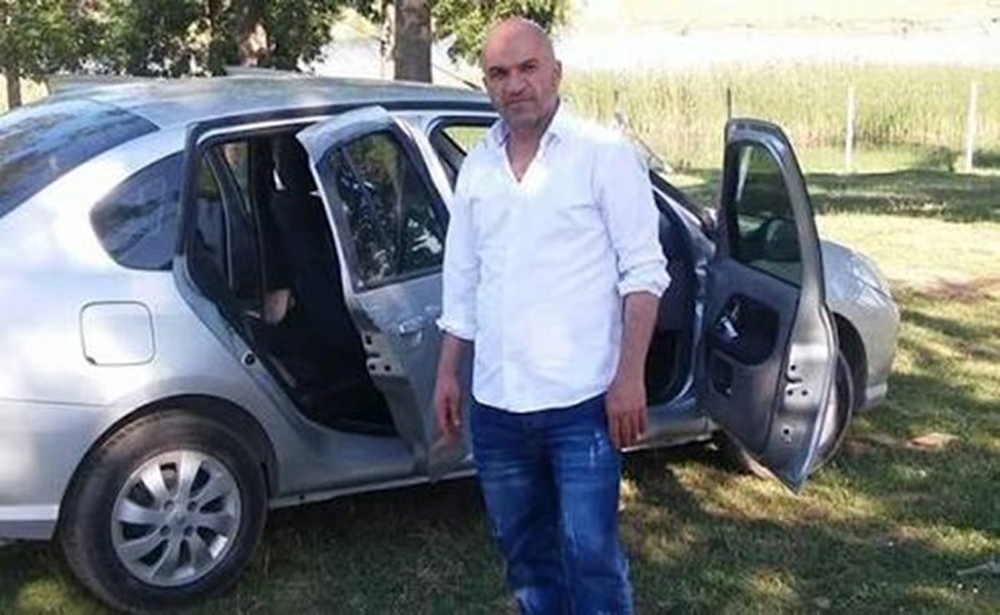 Annesini korumak için babasını öldüren gence ilk celsede tahliye