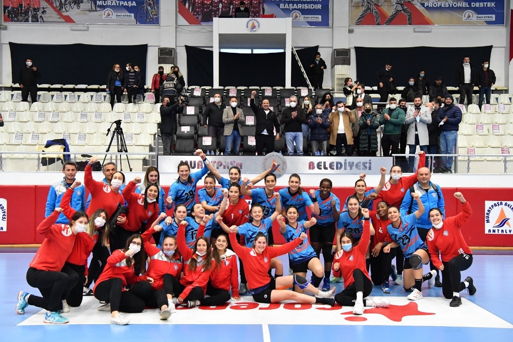 Antalya derbisinde kazanan Konyaaltı oldu