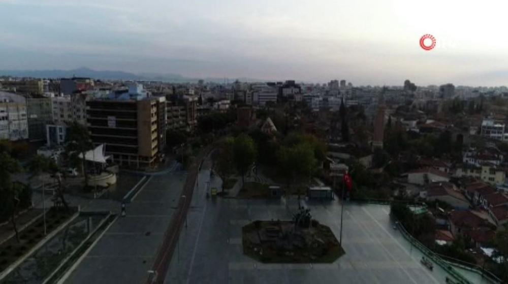 Antalya kısıtlamanın ilk gününde sessizliğe büründü