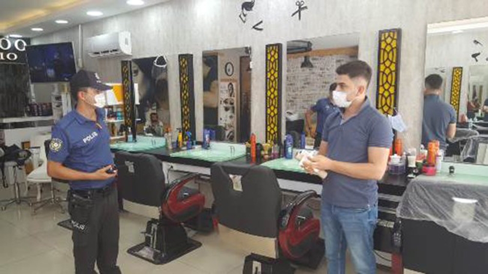 Antalya polisinden 847 berber, kuaför ve güzellik salonuna denetim