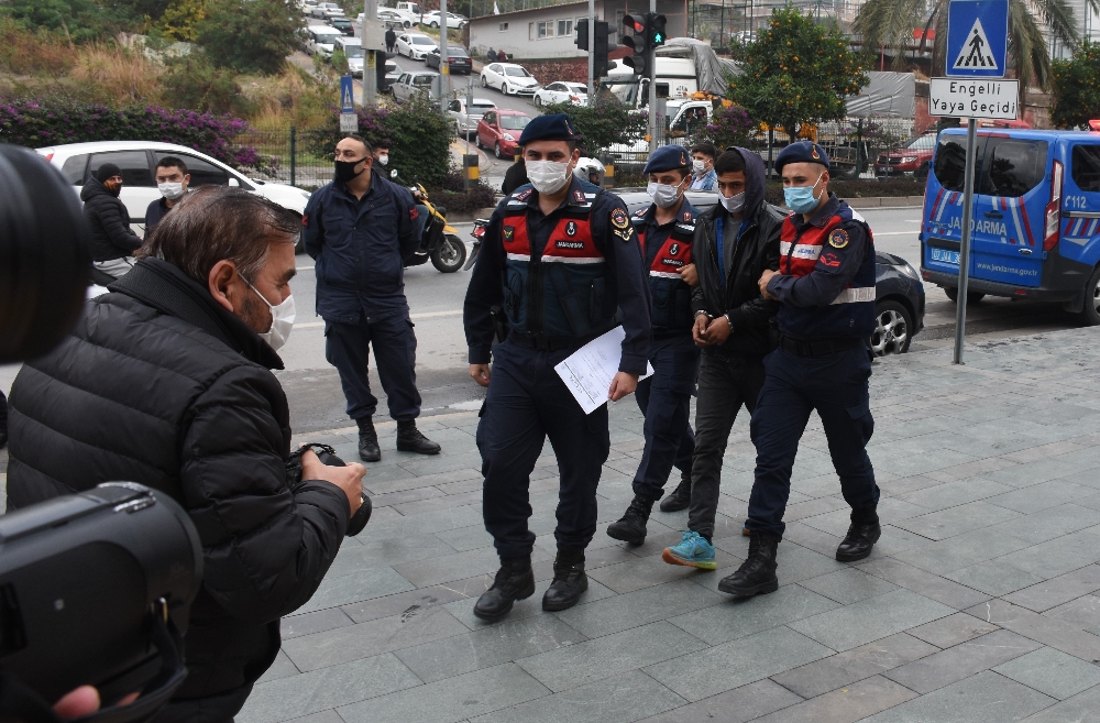 Antalya’da 2 günde 7 motosiklet çaldı “Adam mı öldürdük” dedi